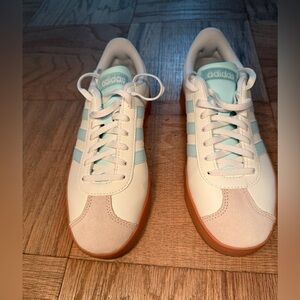 Adidas Woman’s White and Mint Green Sneakers Size 6.5